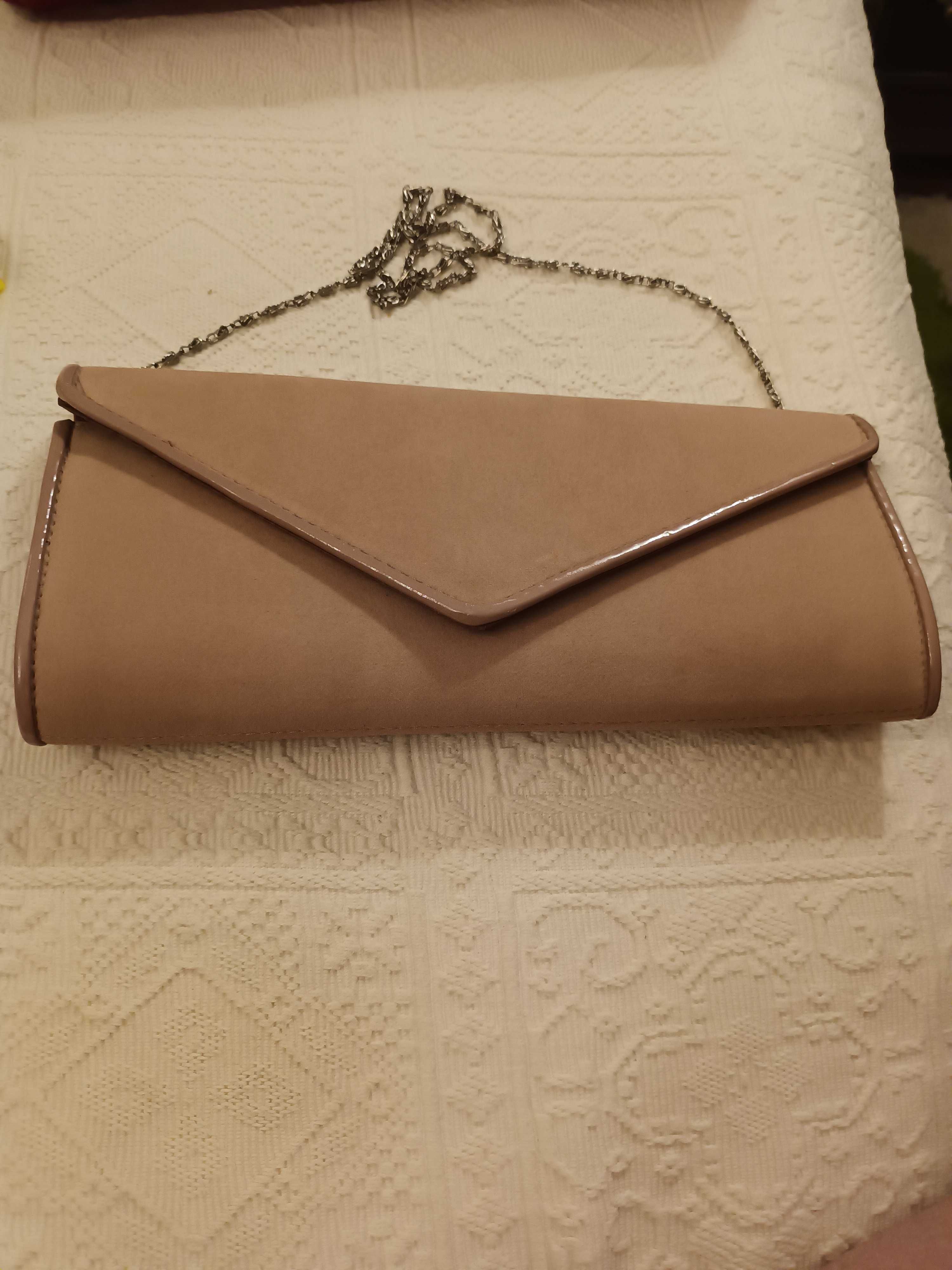 Mala beige tipo pochette