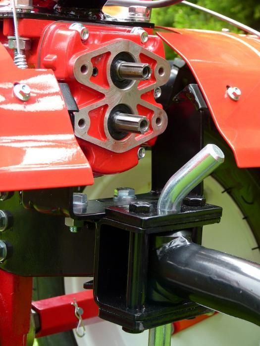 GLEBOGRYZARKA HECHT 7100 Traktorek jednosiowy z przyczepką Dzik