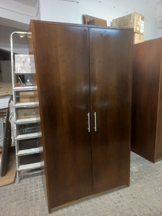 Móveis antigos muitos bons