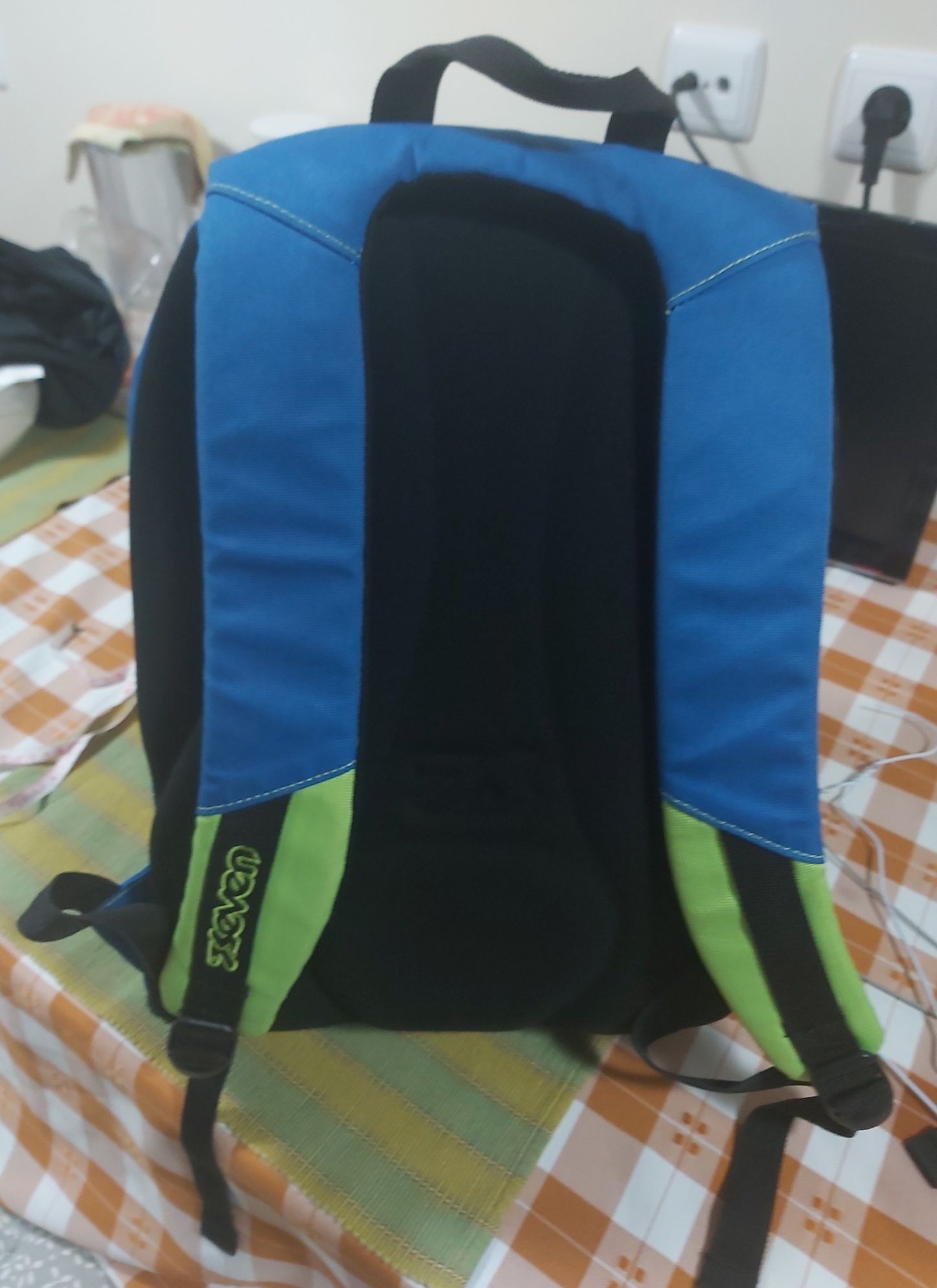 Mochila escolar como nova