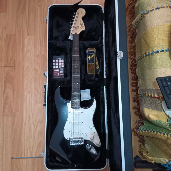 Guitarra Squier Strat Affinity
