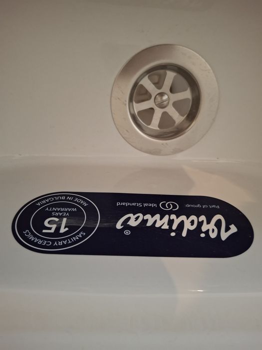 Продам умывальники для ванной и для туалета.