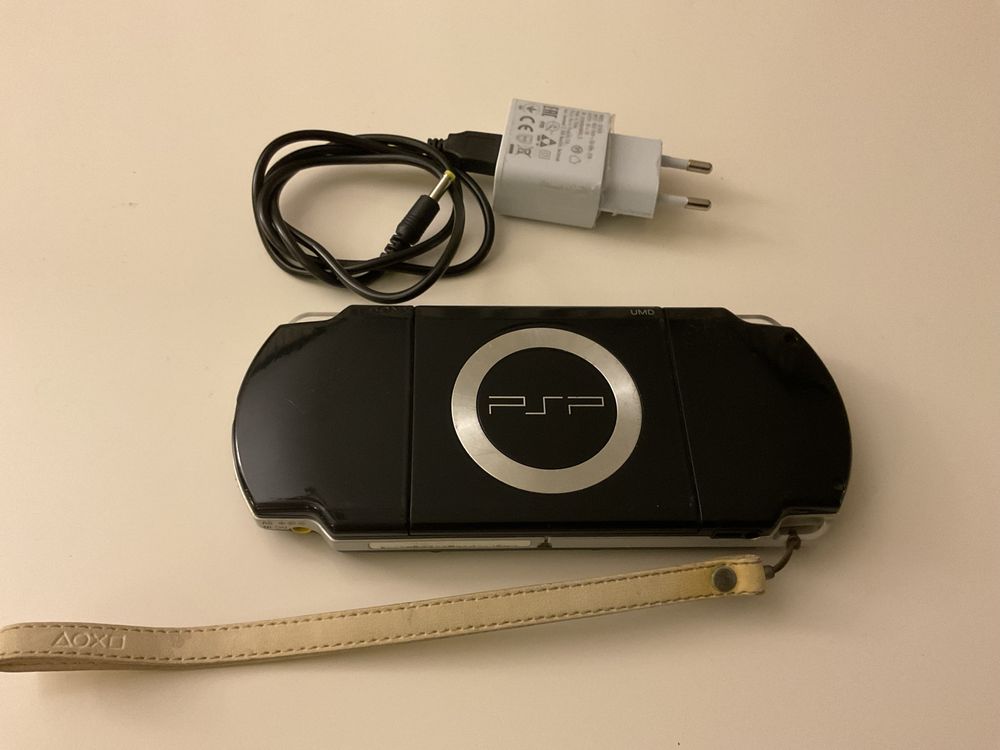 PSP 2000 Sony PlayStation 2000 karta 64GB i ponad 80 gier
