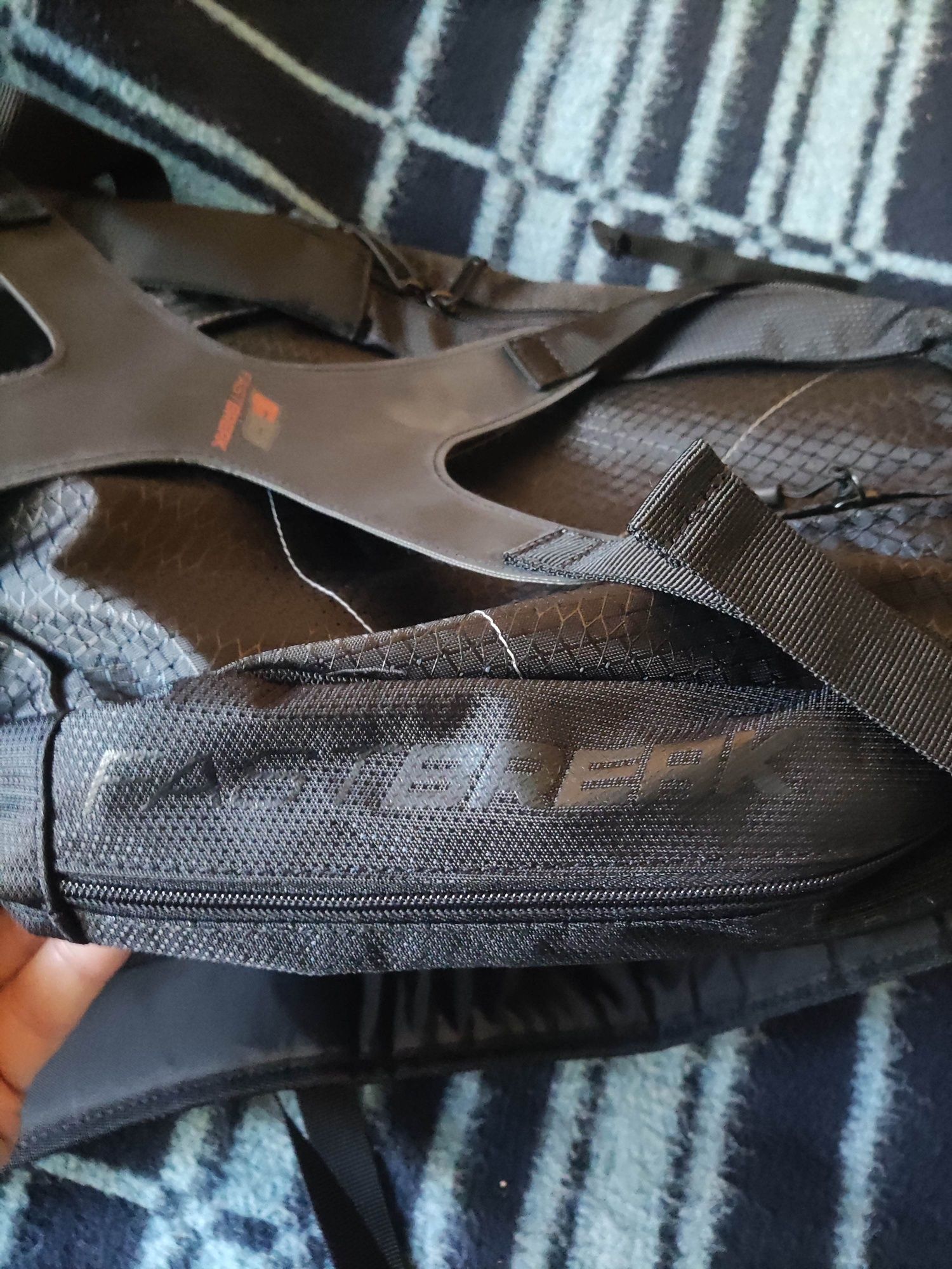 Plecak trekkingowy Fast Break

Stan bardzo dobry 

długość  32 cm
szer