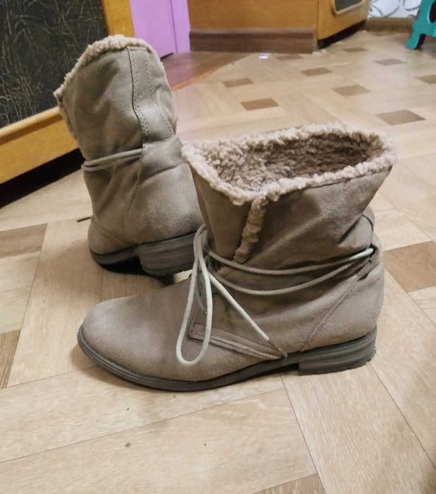 Ботинки,полусапожки зимние женские р.38