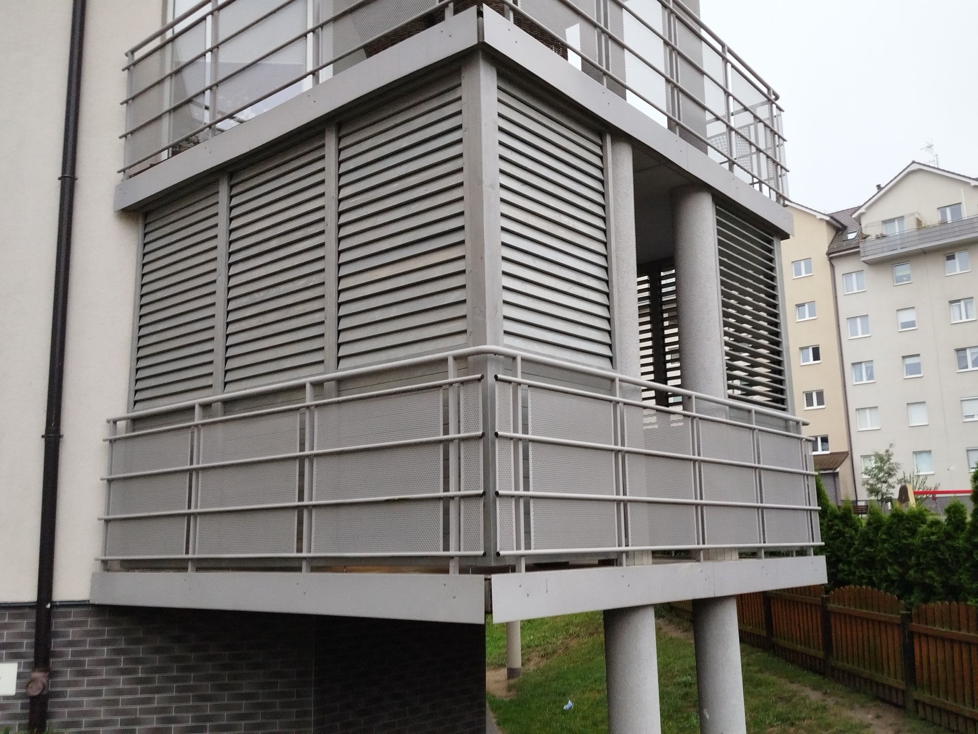 Żaluzje na taras mechanizm