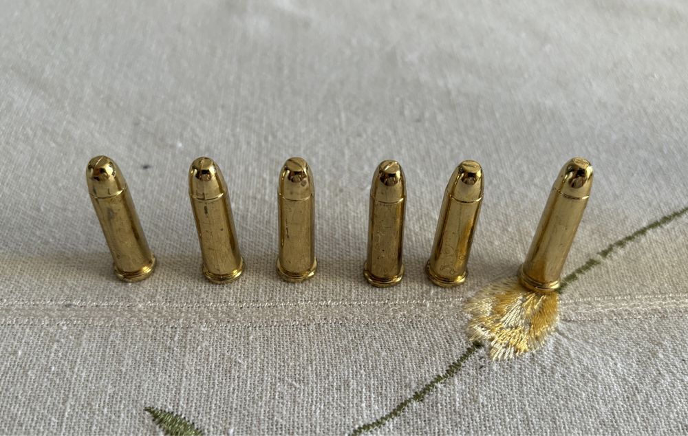 Réplica Denix Colt .45 Cal. Cavalry USA 1873 + suporte de exposição