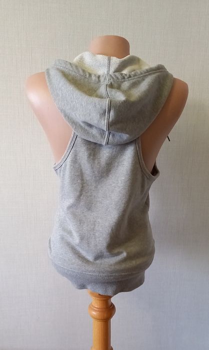 Жилетка безрукавка  Asics женская