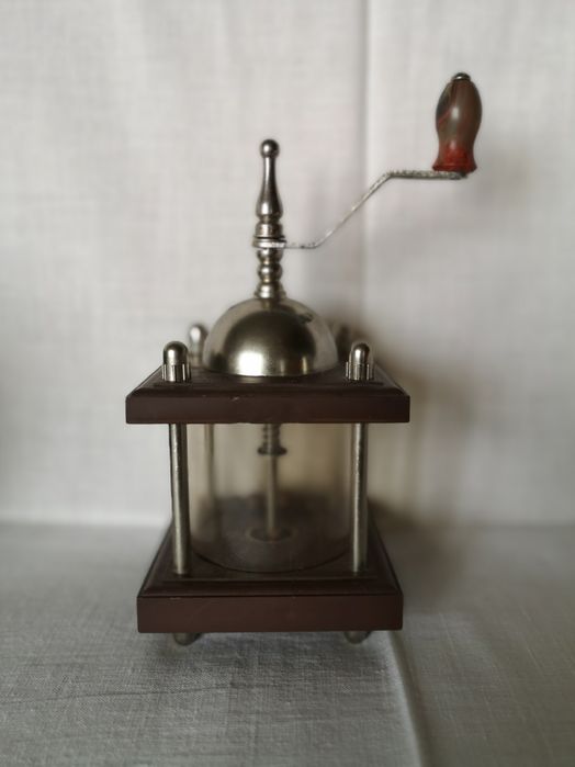 Мельница ручная СССР. Антиквариат. Млинок для перців. Перцемолка.