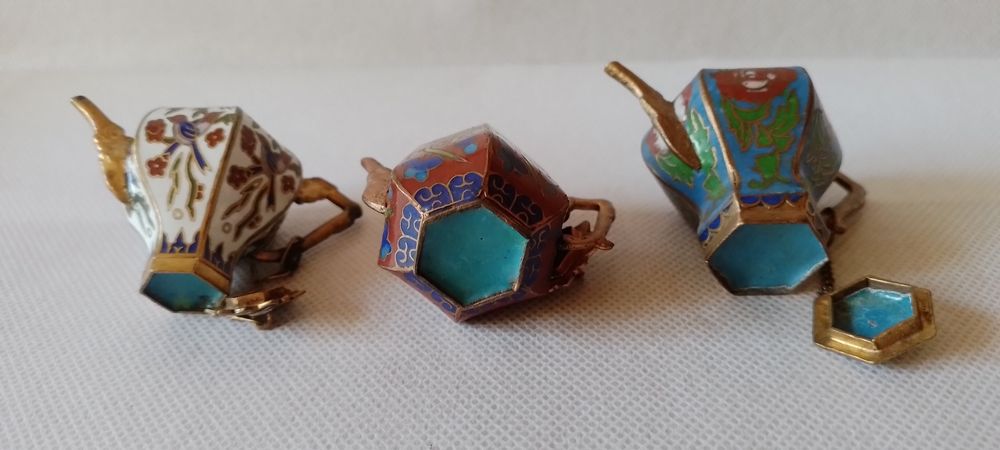 Bules em cloisonne