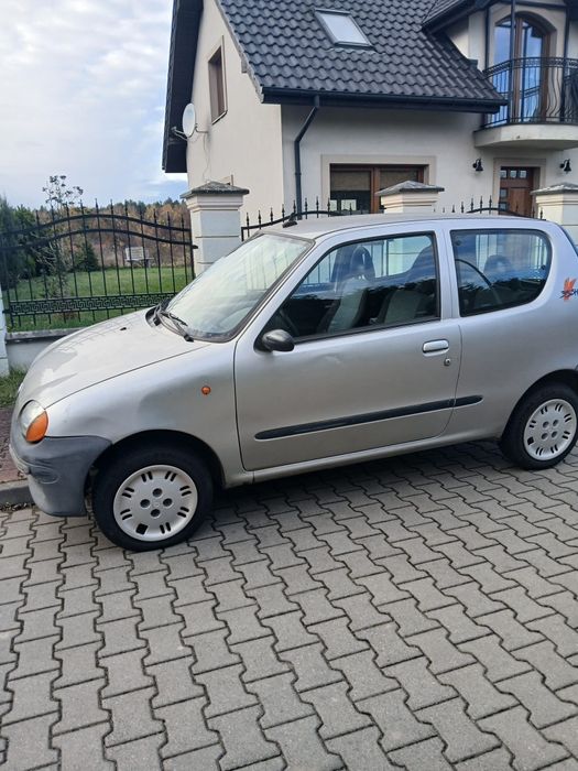 Fiat  Seicento  900cm rok produkcji  2002 ,przebieg  107 tys .