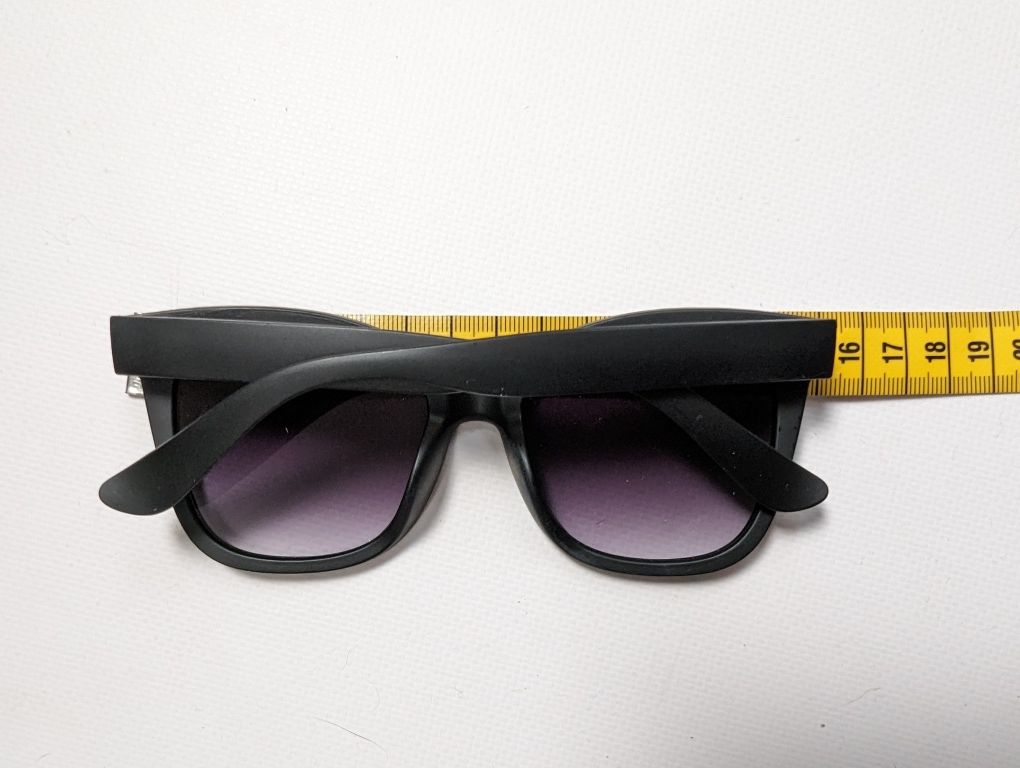Nowe czarne okulary przeciwsloneczne matowe oprawki neve