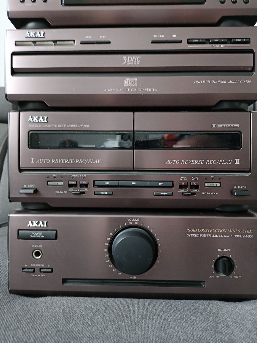 Wieża Akai pa 950
