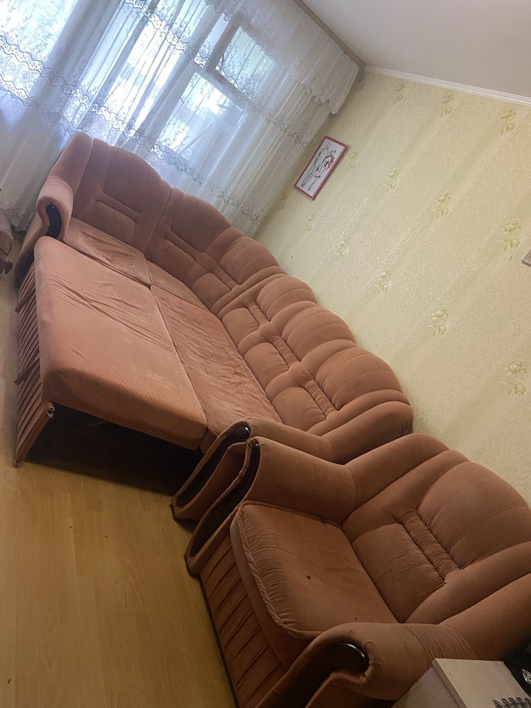 Мягкий уголок і крісло.