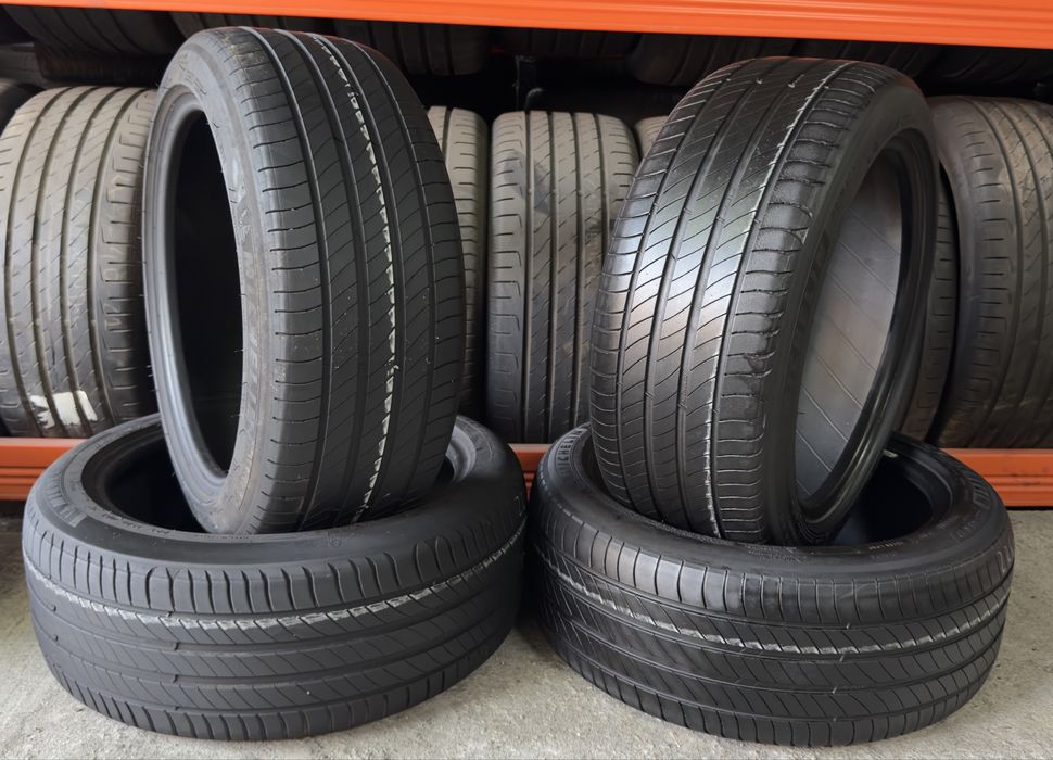 Pneus 225/45r17 Michelin Primacy 4 com 80% de piso