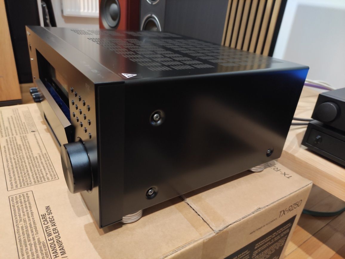 Amplituner Onkyo TX-RZ50 9.2-kanałowy Dolby Atmos 8K