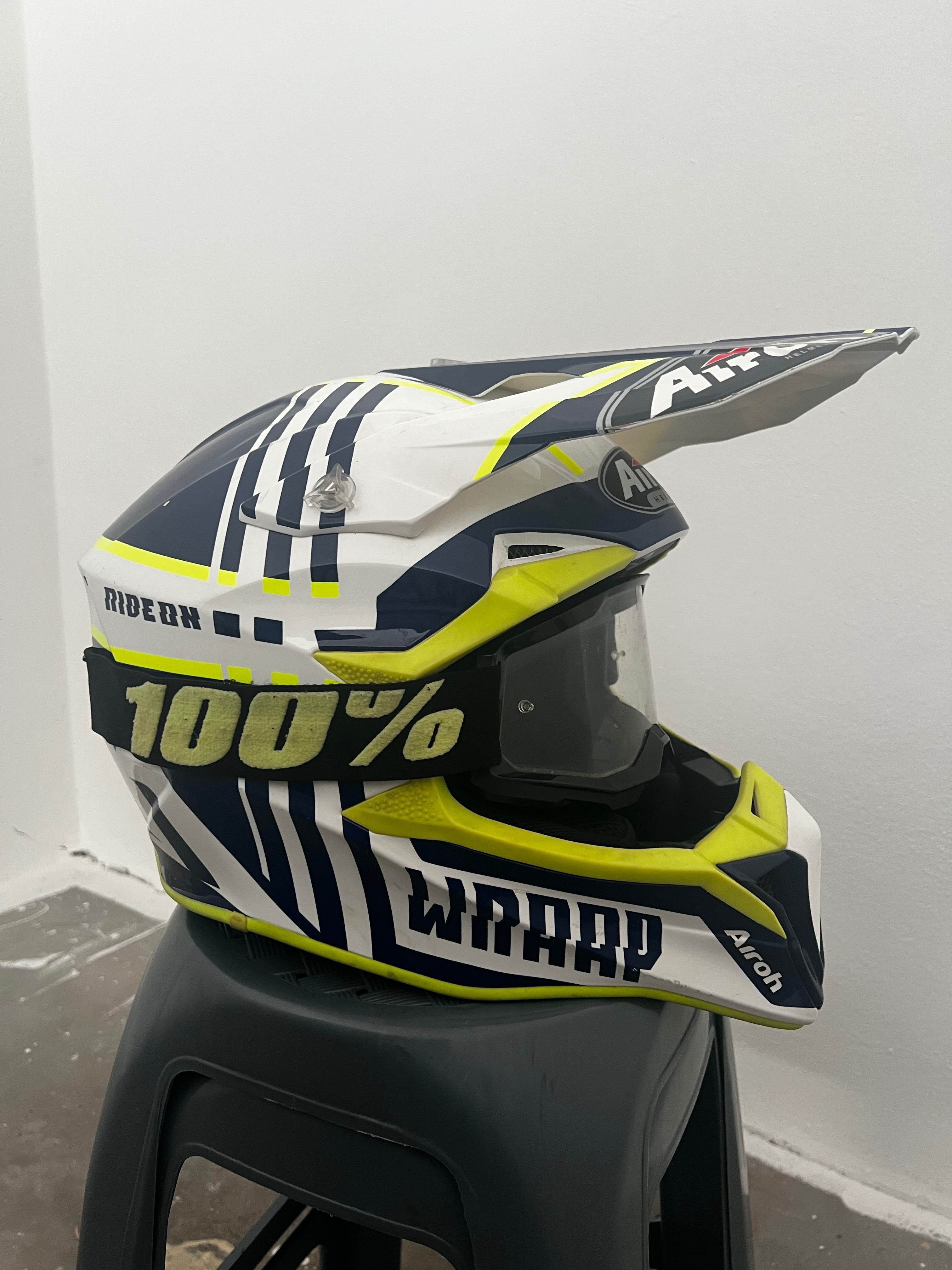 Capacete AIROH WRAP XL + óculos 100%