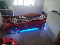 Cama carro e muito bom estado