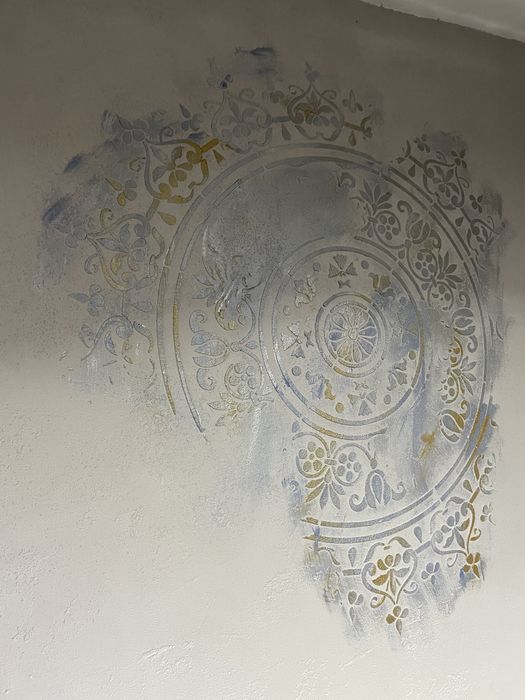 Wykończenia wnetrz  i Remonty Elewacje