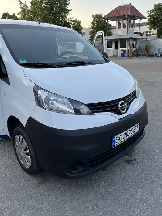 Продам бус Nissan nv200 1.5 dci