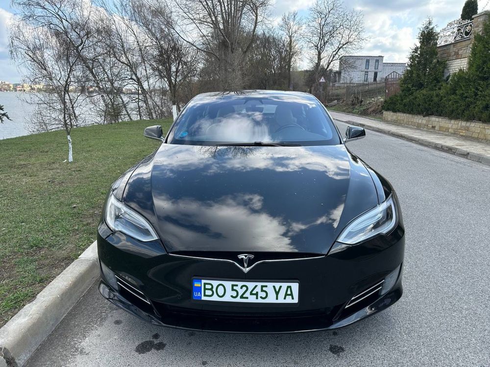 Оренда автомобіля Tesla Model S 2018, оренда тесла,
