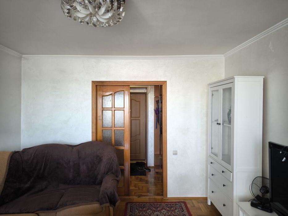 Продам 3 Бровари Грушевського