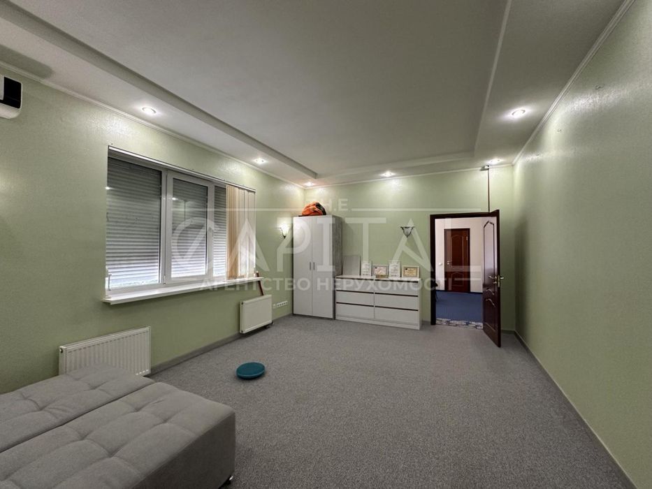 Продаж офісу, вул. Прирічна, Оболонь, Київ