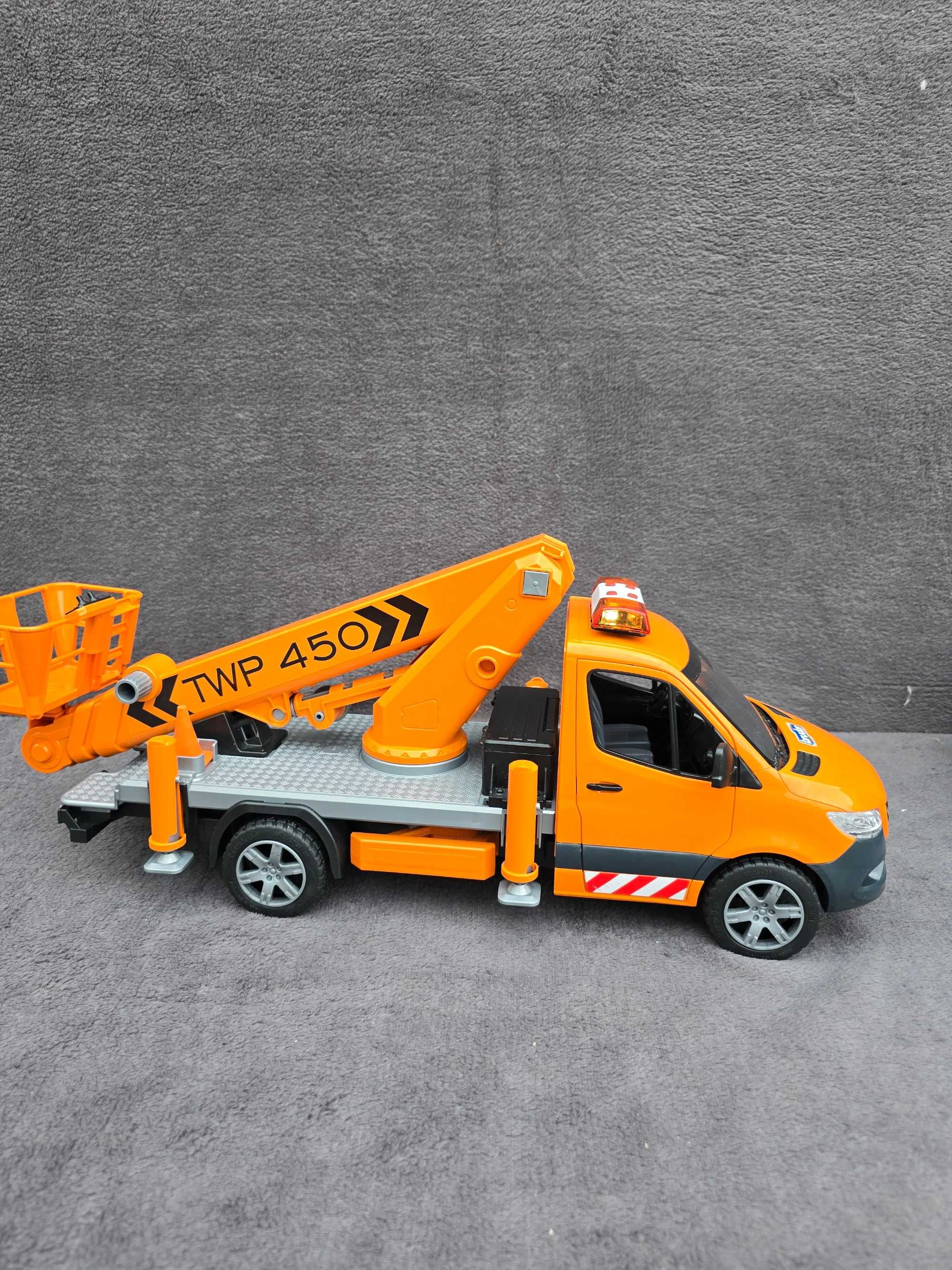 Bruder 02679 Mercedes-Benz Sprinter podnośnik koszowy