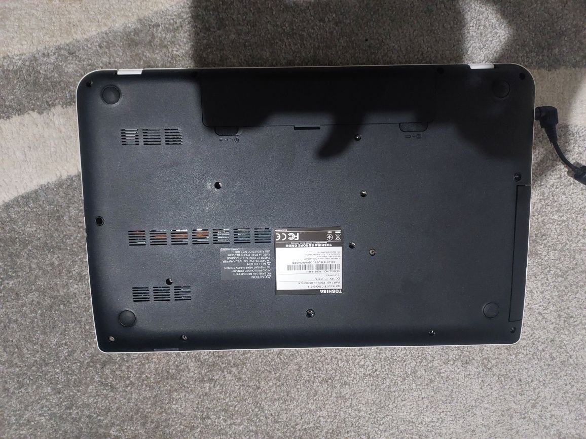 Ноутбук TOSHIBA SATELLITE C70D-B-314. під ремонт. 

SATELLITE C70D-B-3