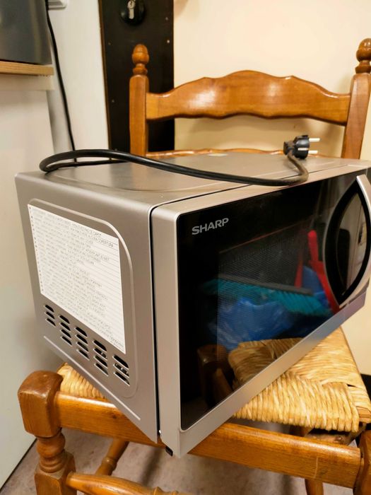 Мікроволнова  гріль sharp R-642