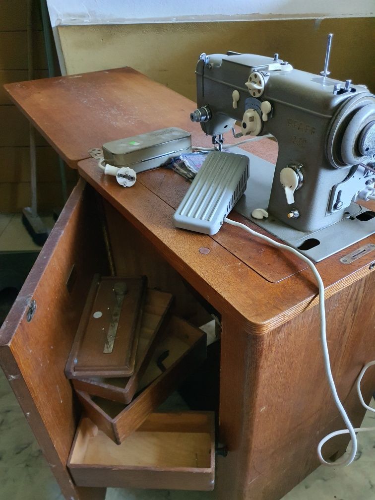 Sprzedam maszynę Pfaff 230