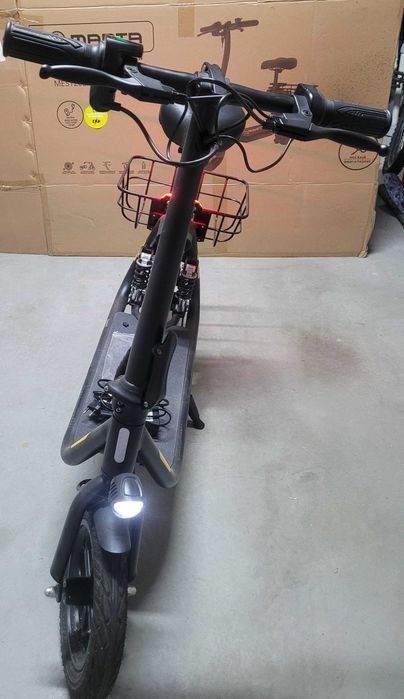 Hulajnoga elektryczna z siedziskiem skuter el. Manta 12'' MES1202H