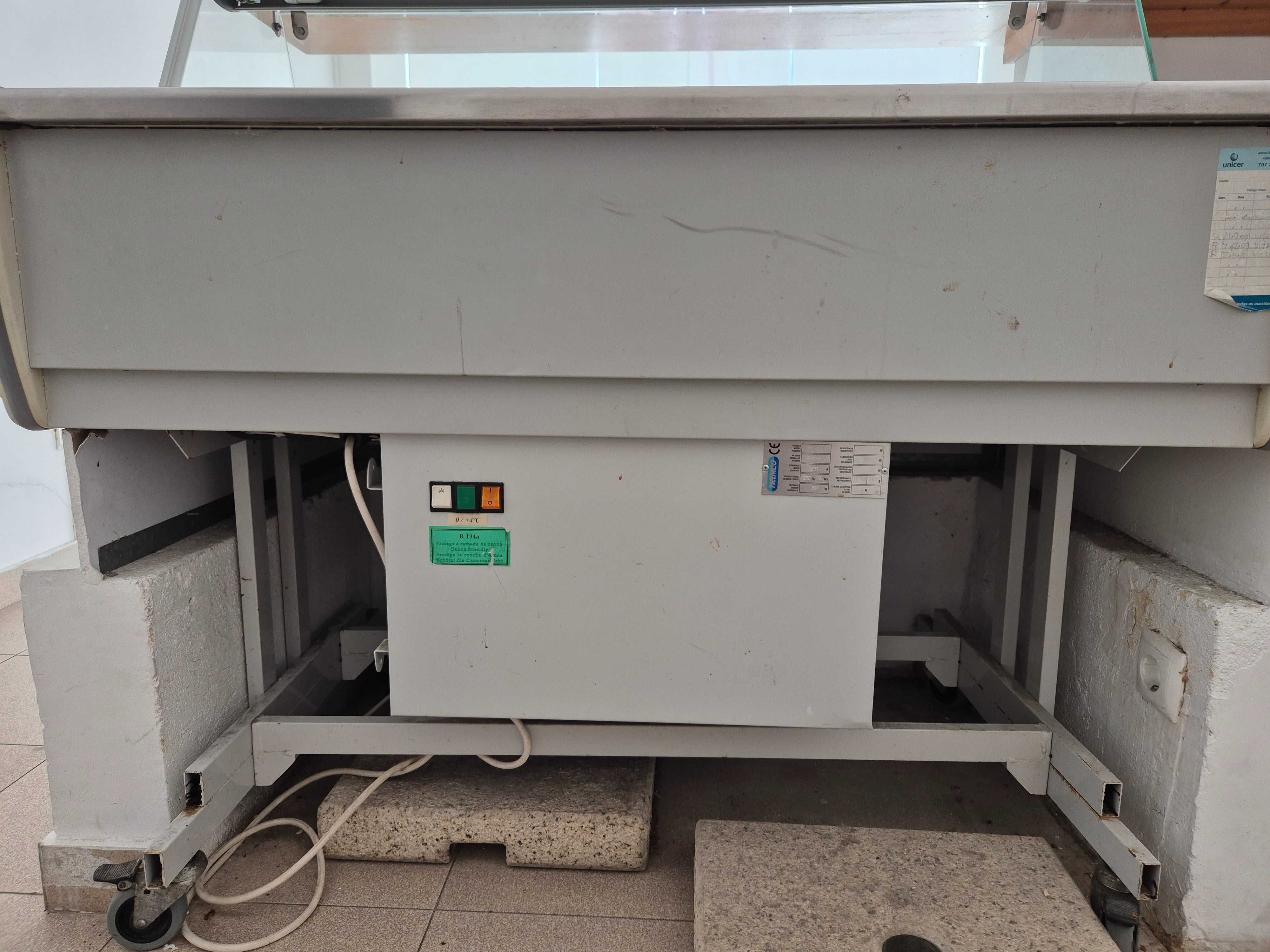 Vitrine Refrigerada em Bom Estado