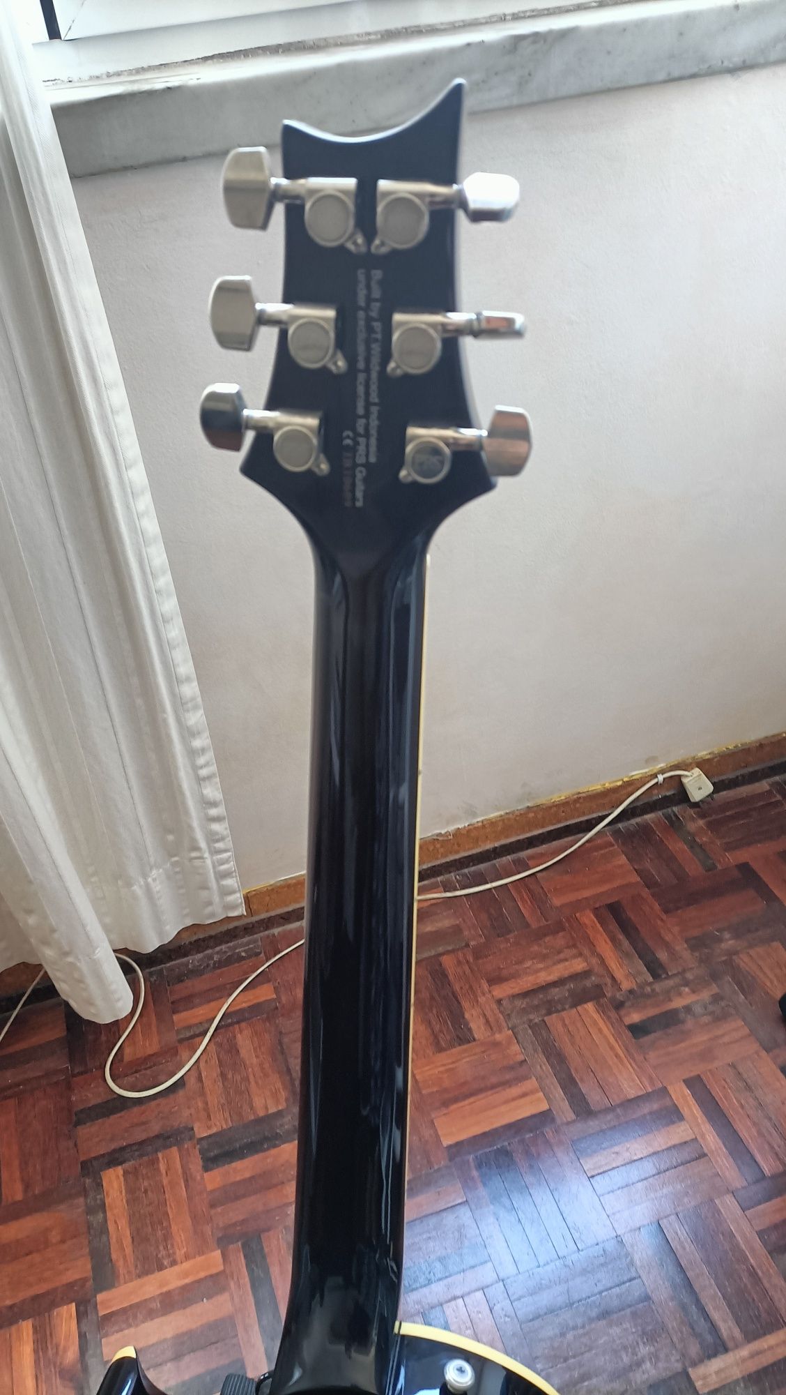 Guitarra PRS SE 245 Standard