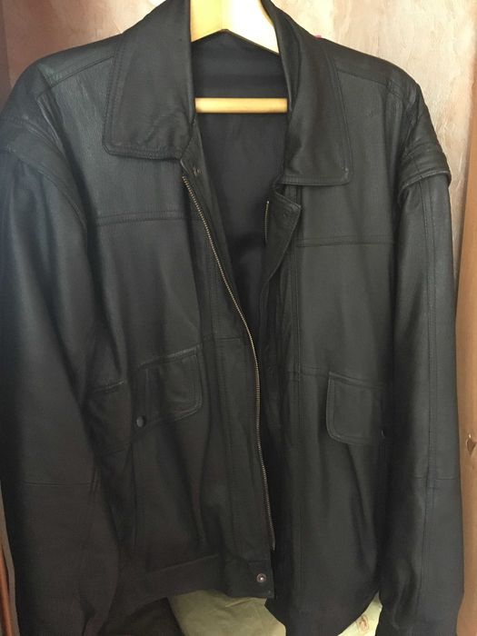 шкіряніий  одяг  ( куртки  плащ   взуття  )