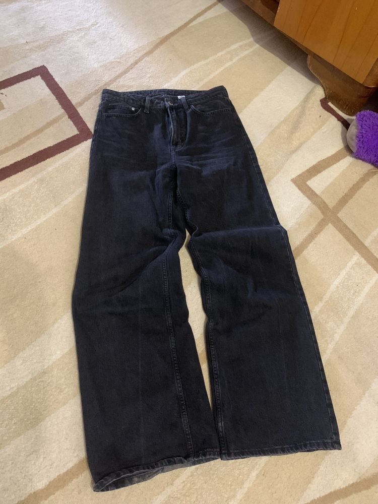 Flare jeans.