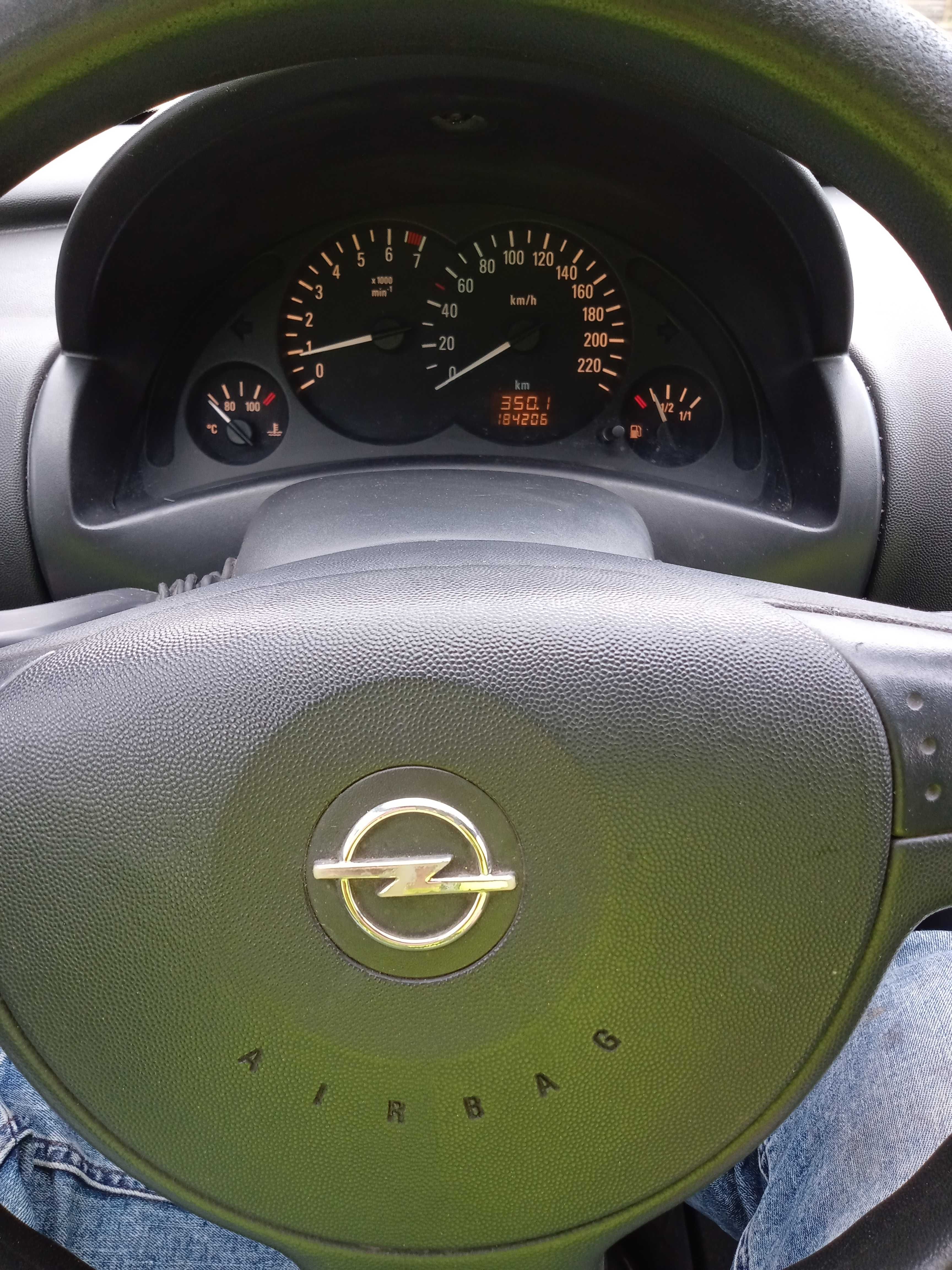 Sprzedam Opel Corsa 1.2 benzyna 2002 rok