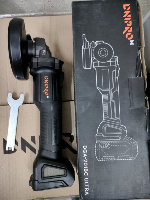 Болгарка безшіткова Дніпро М. 201 BC ULTRA.