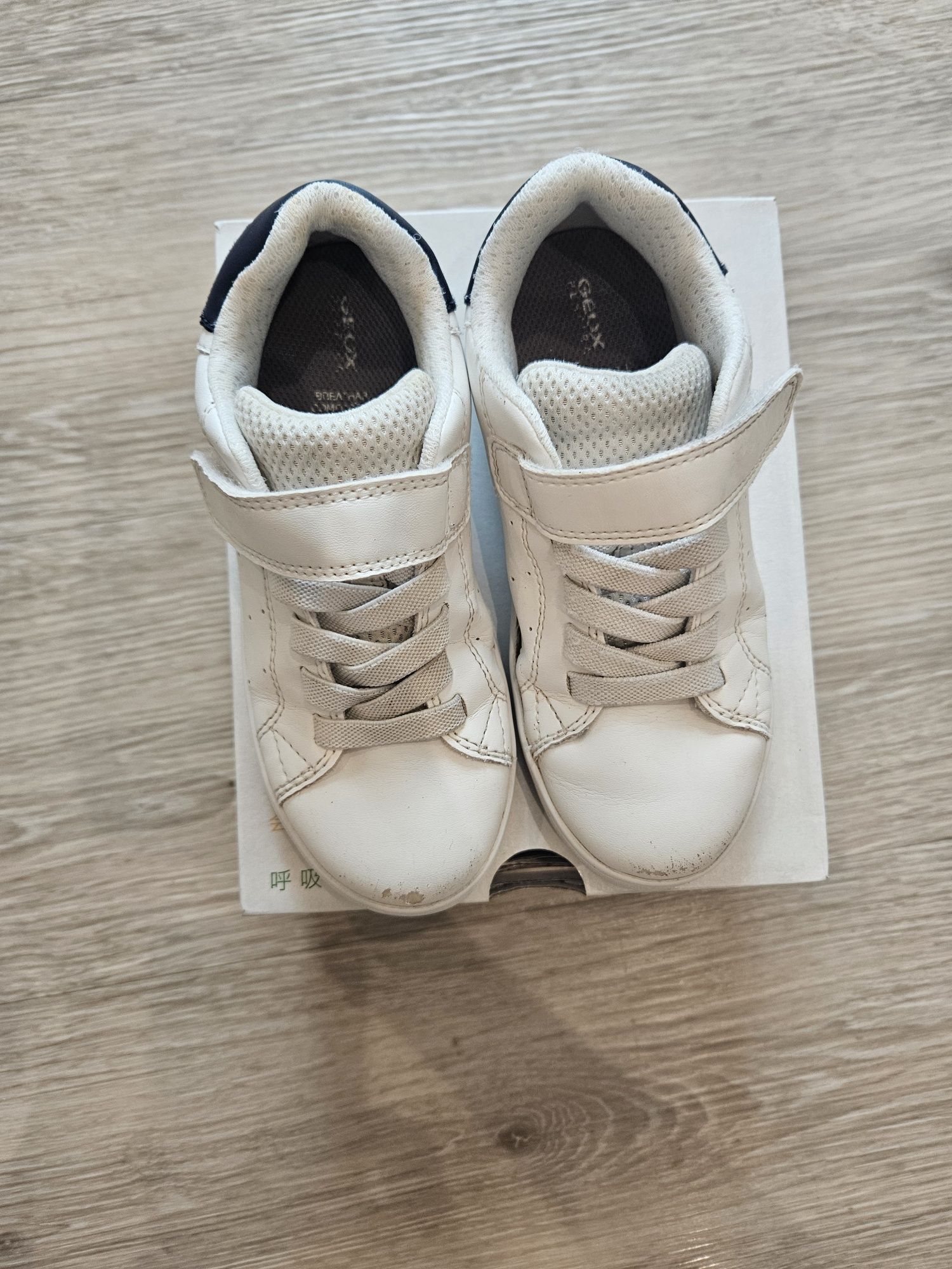 Tenis brancos Geox nr. 29