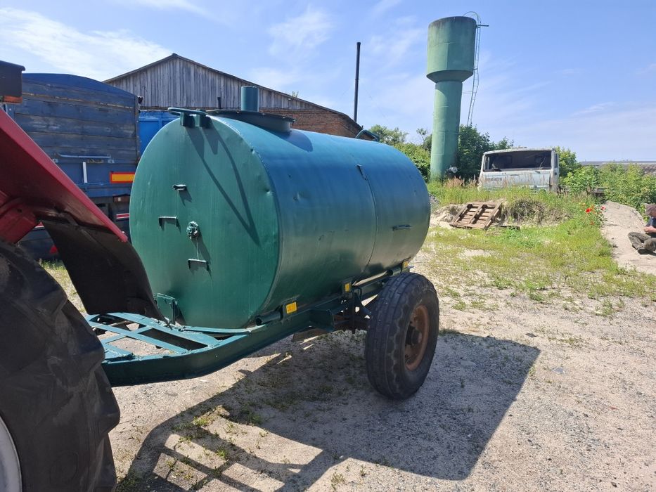 Продам Бочку на колесах 3,2м³