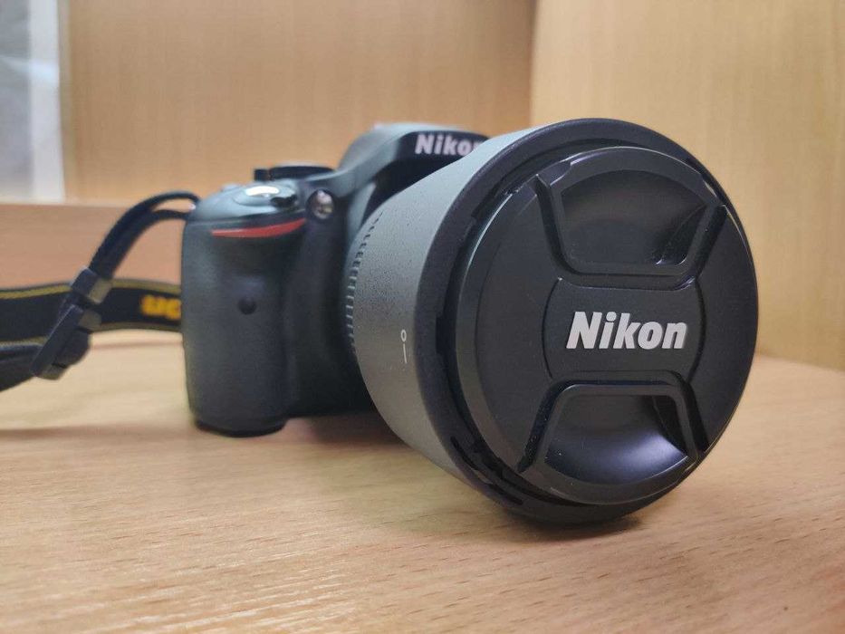Фотоапарат Nikon D5200 + карта пам'яті 32Гб