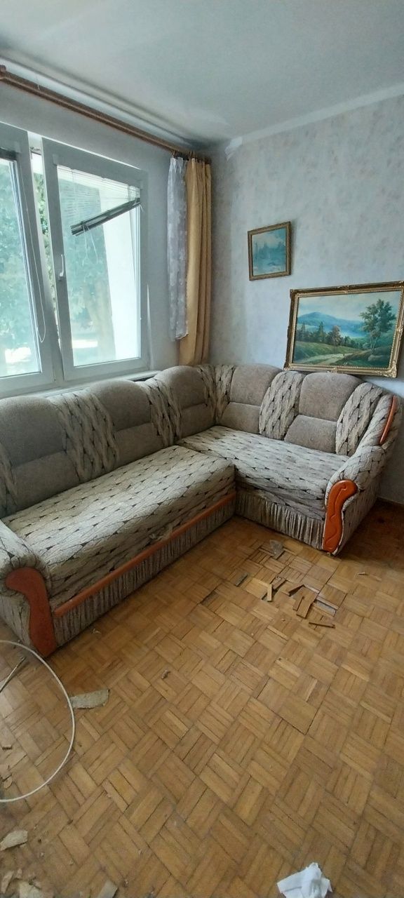 Sprzedam sofę narożną.