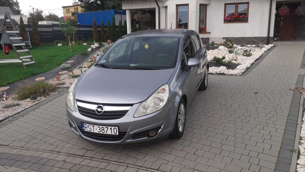 Opel Corsa D.   Benzyna 1.2   Klimatyzacja,tempomat,komputer. Bez rdzy