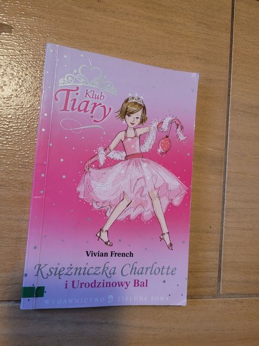 Księżniczka Charlotte i urodzinowy bal  Klub Tiary