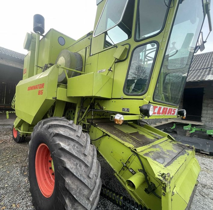 Claas Dominator 85