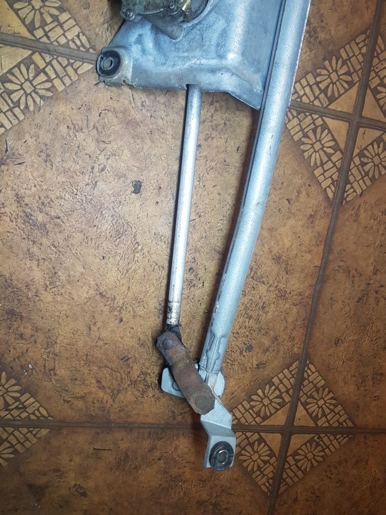 Mechanizm wycieraczek silniczek Opel Astra F  2208  4735