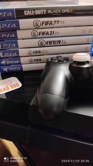 Playstation 4 fat z padem z lekka wadą