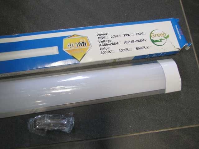 Lampa LED do wilgotnych pomieszczeń 60 cm 20 W
