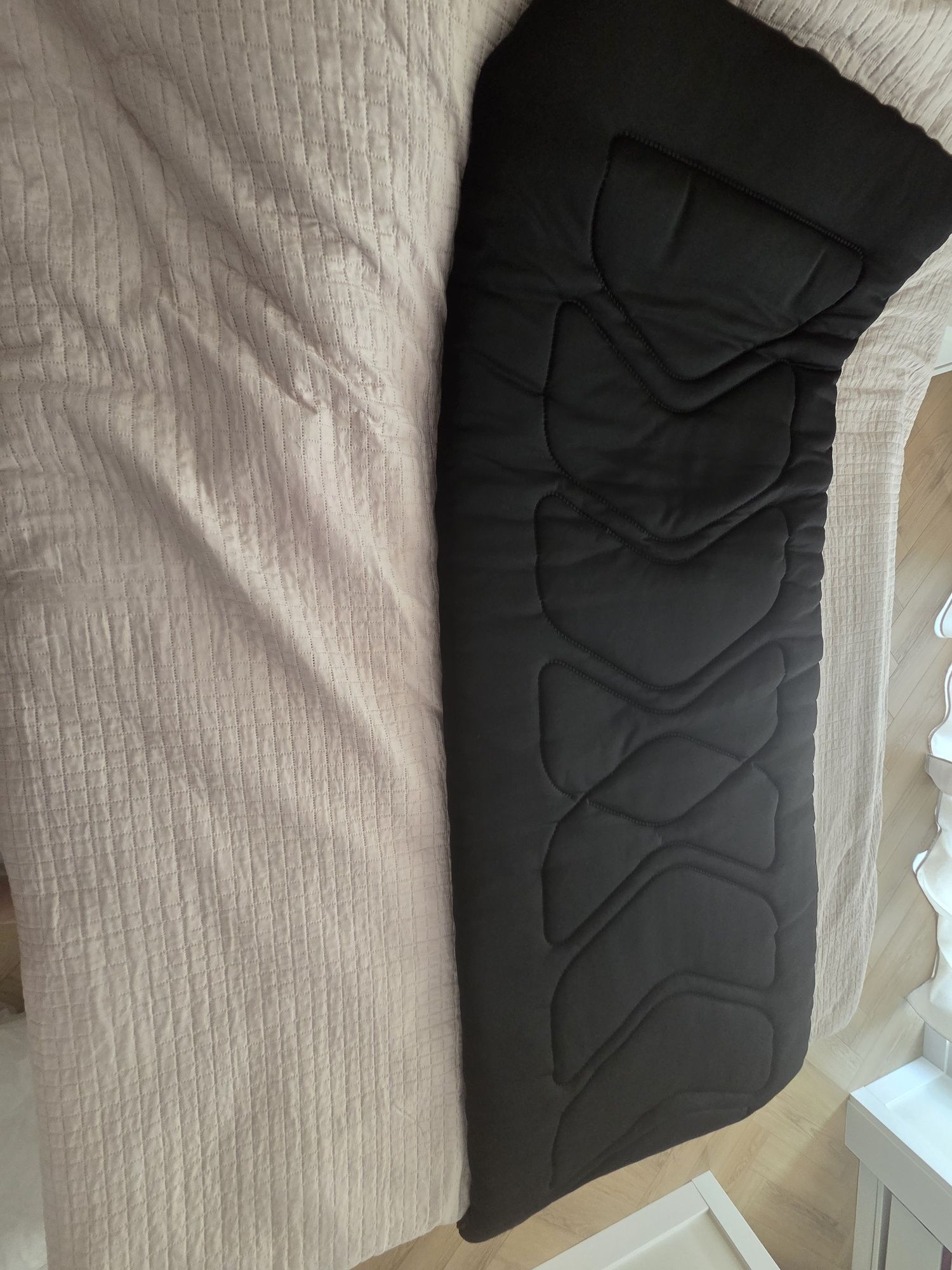 Materac nawierzchniowy dodatkowy  do Mercedesa  Actrosa MP4 MP5 kamper