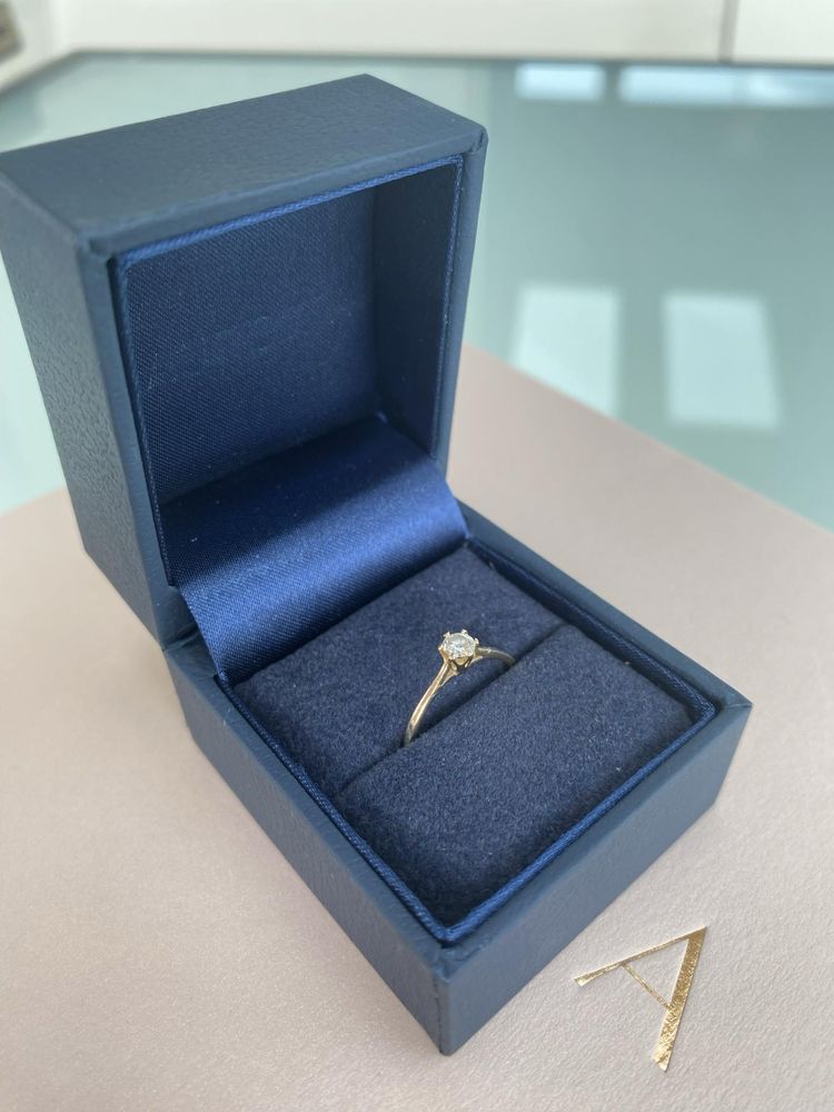Pierścionek z żółtego złota z diamentem AURORIA 0,17 ct